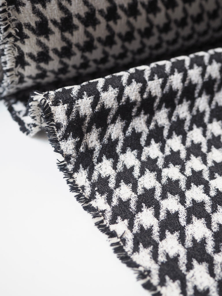 B+W Houndstooth Stretch Jacquard