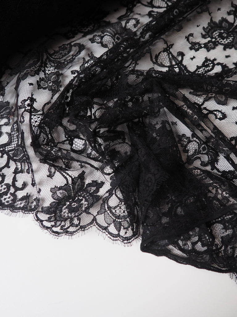 Black Scalloped Chantilly Lace