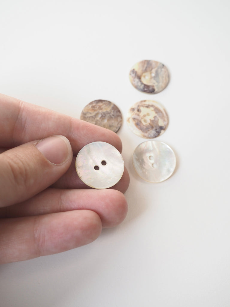 Natural Mother of Pearl Buttons 20mm