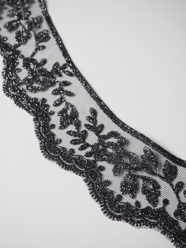 Black Lurex Rose Garland Scallop Lace Collars