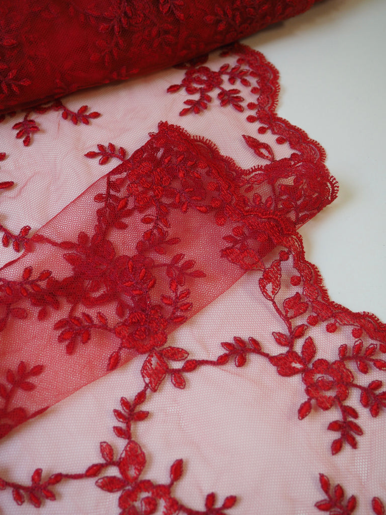 Rouge Rose Garland Scallop Lace Trim 22cm