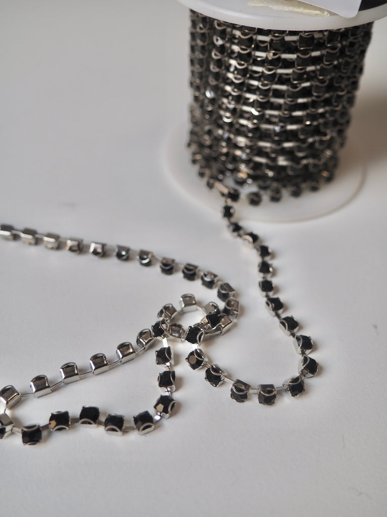 Black Crystal Silver Cup Chain 4mm