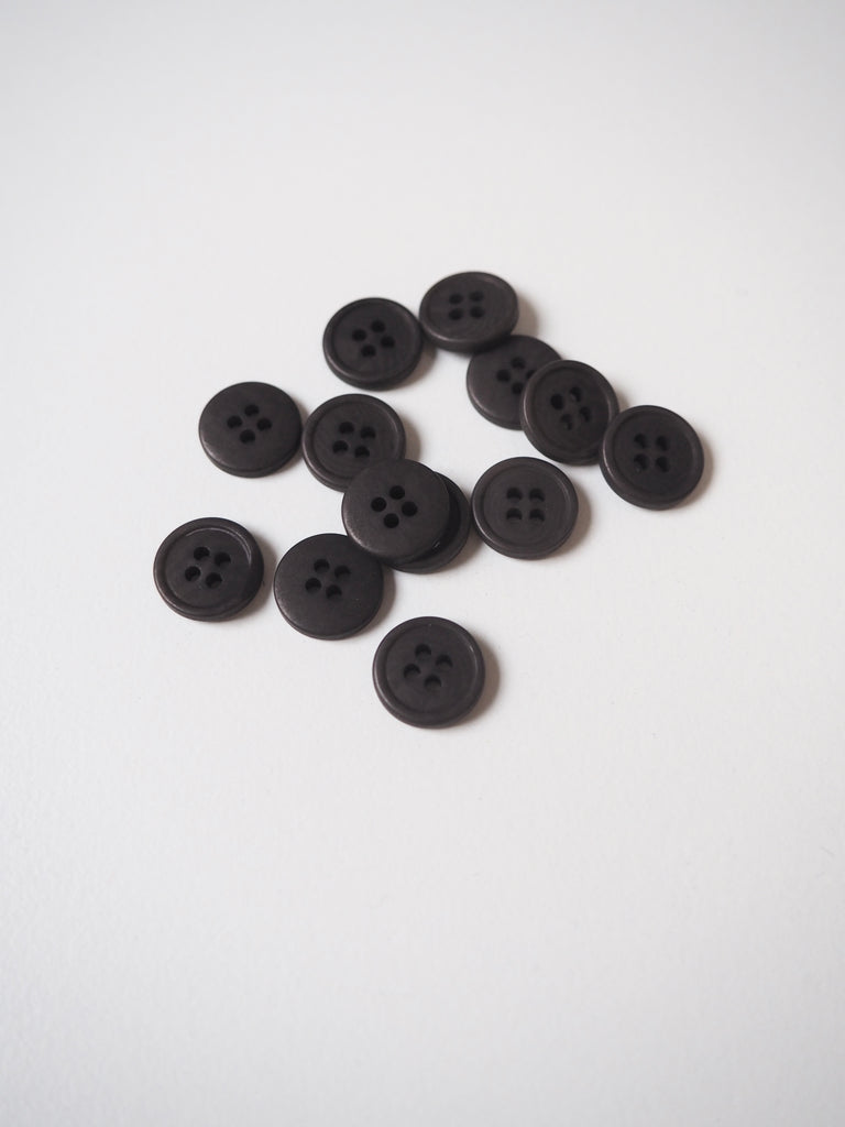 FOLK Flat-Rimmed Corozo Buttons 10mm/16L