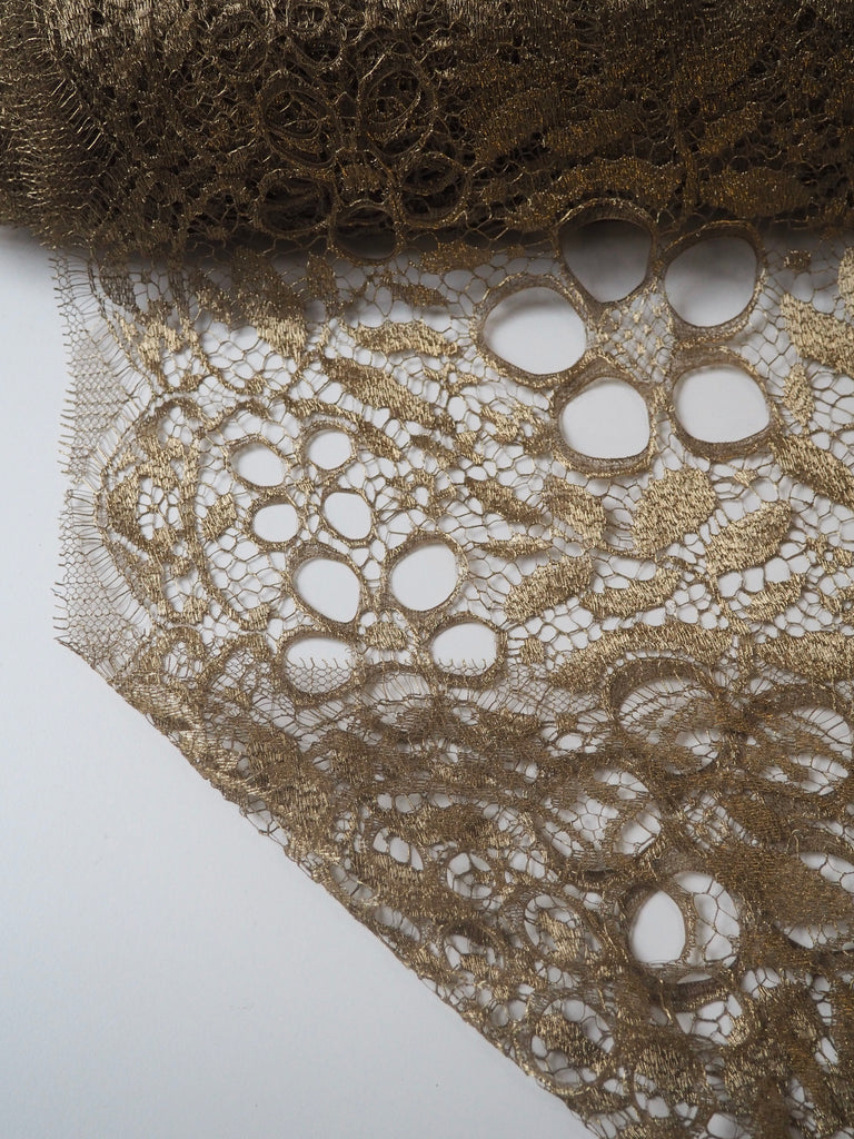 Gold Circlet Flower Scallop Lurex Lace