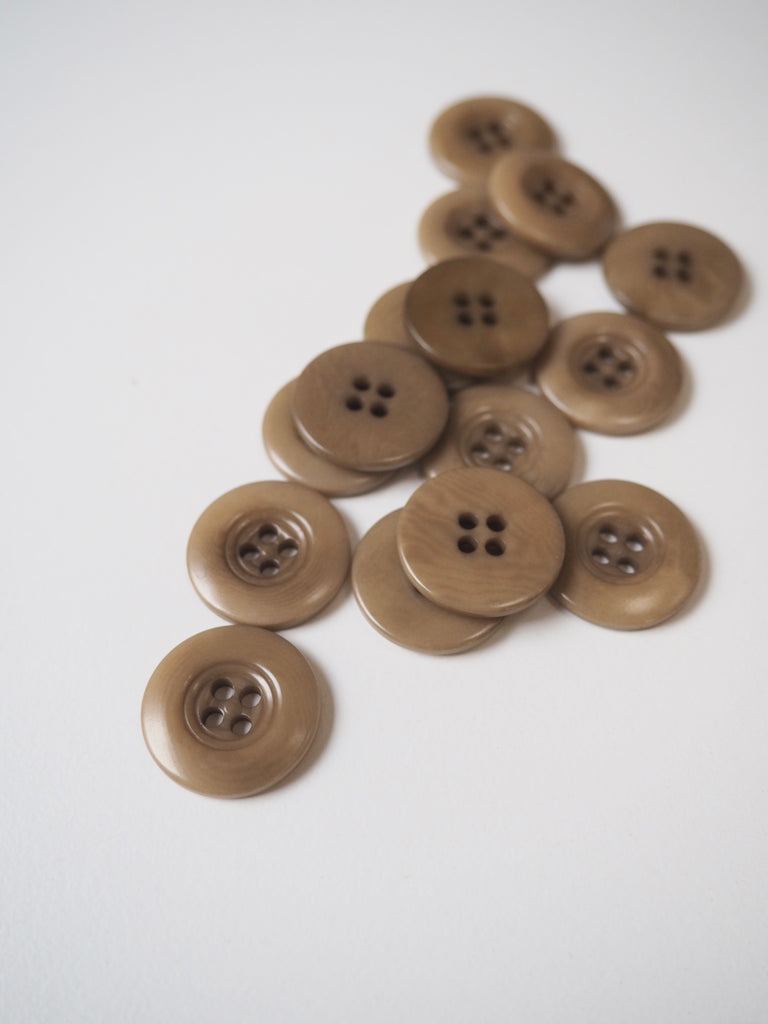 FOLK Target Corozo Buttons 18mm/28L