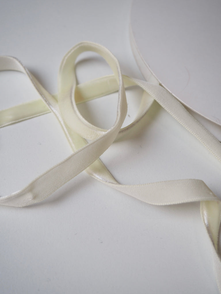 Le Claudel Cream Velvet Ribbon 9mm