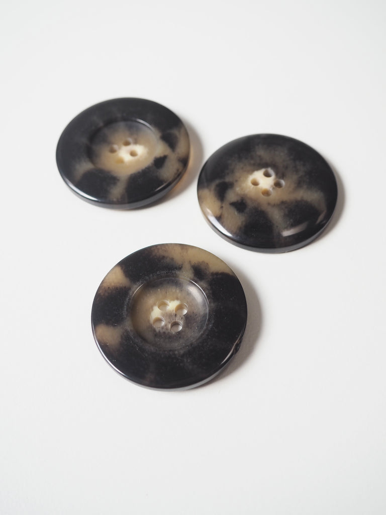 Faux Horn Rimmed Button 34mm