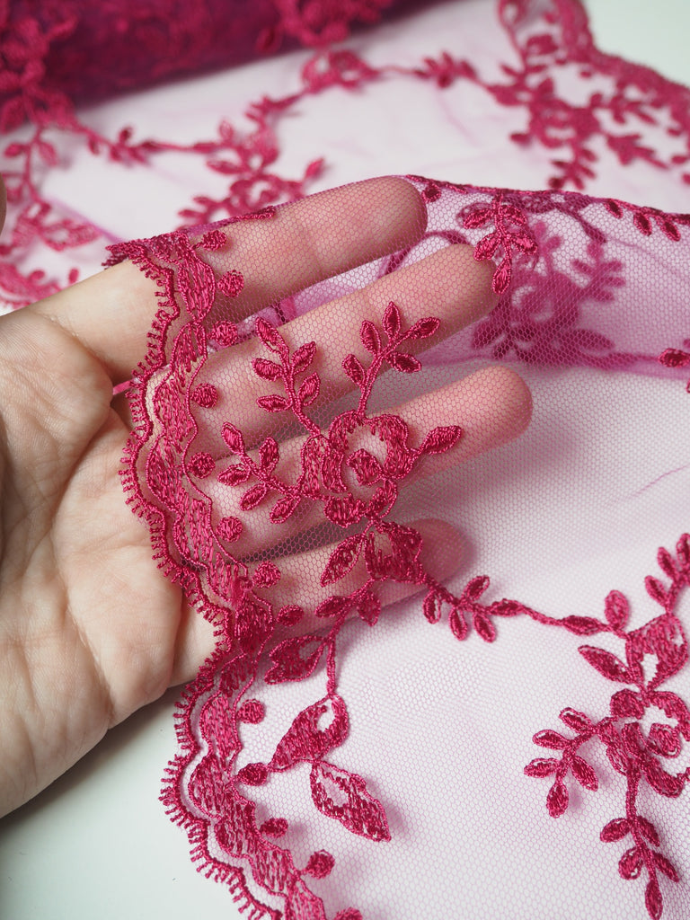 Fuchsia Rose Garland Scallop Lace Trim 22cm