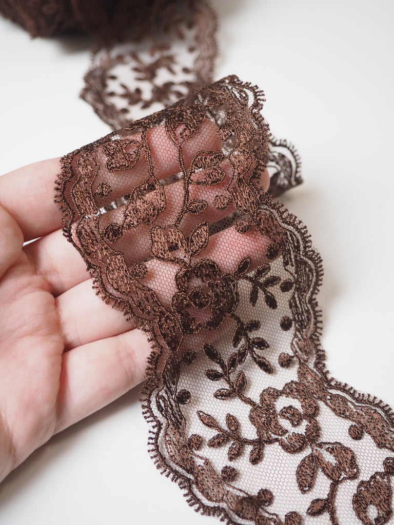 Brown Rose Garland Scallop Lace Trim 6cm