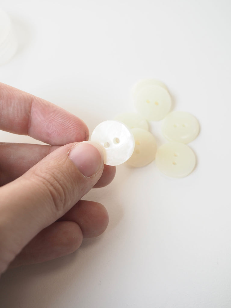 Ivory Faux Shell Buttons 18mm