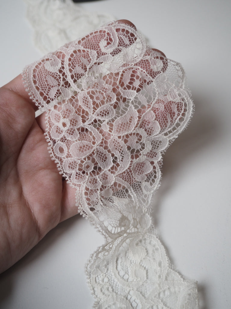 Ivory Drop Scallop Lace Trim 8.5cm