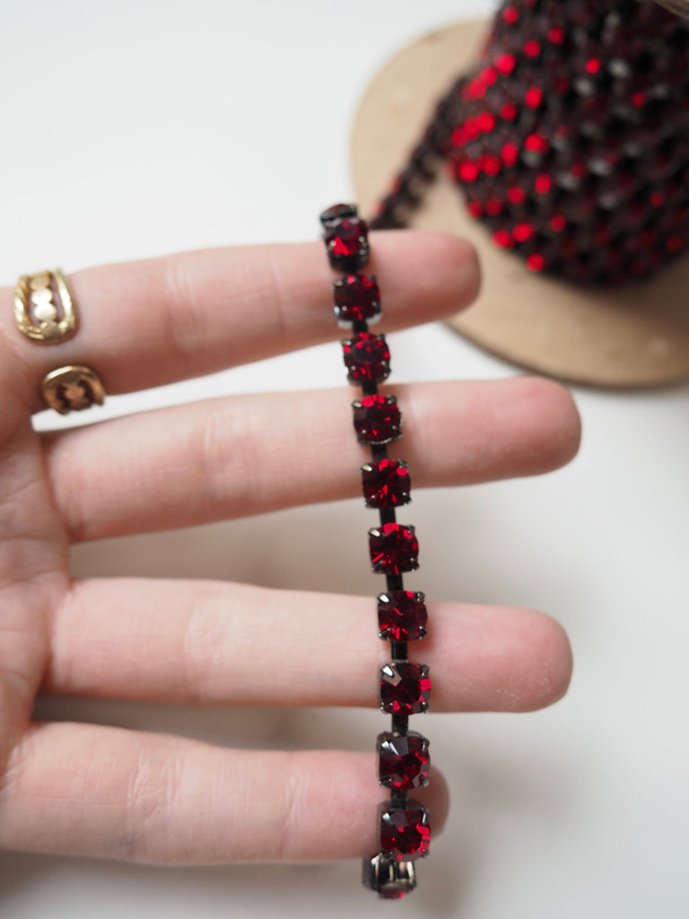 Preciosa Dark Ruby Crystal + Gunmetal Cup Chain - 5mm