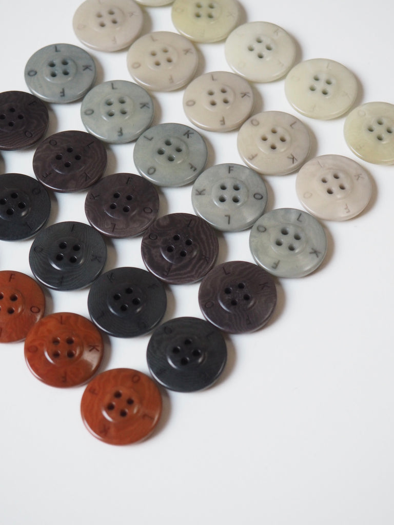 FOLK Engraved Corozo Buttons 18mm/28L