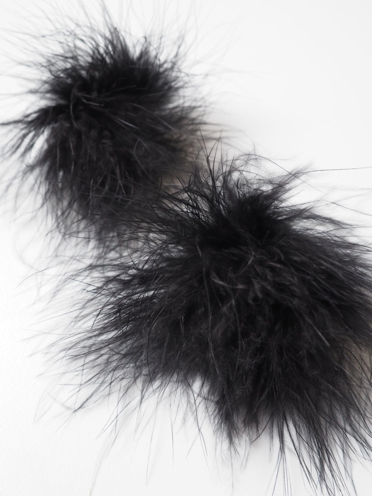 Black Marabou Feather Motif