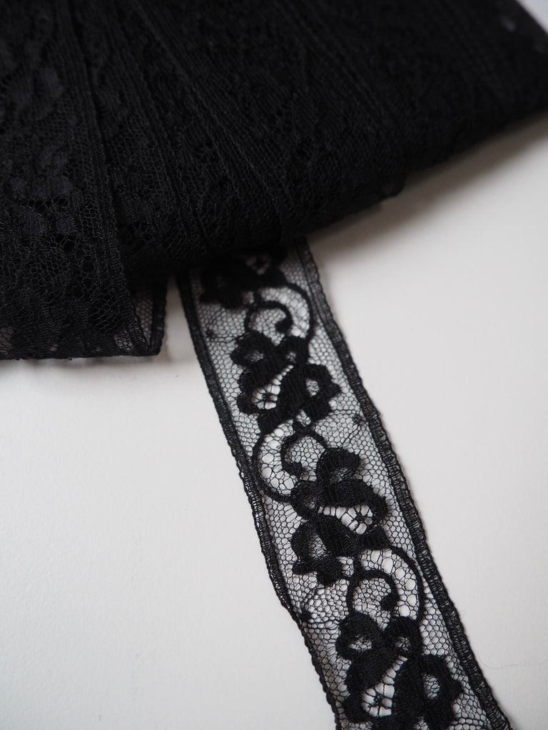 Maia Black Lace Trim 30mm