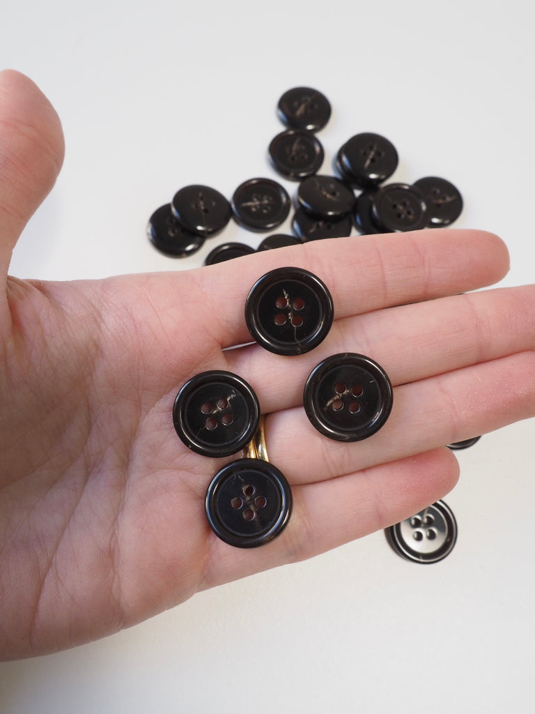 Dark Brown Faux-Horn Plastic Button 18mm