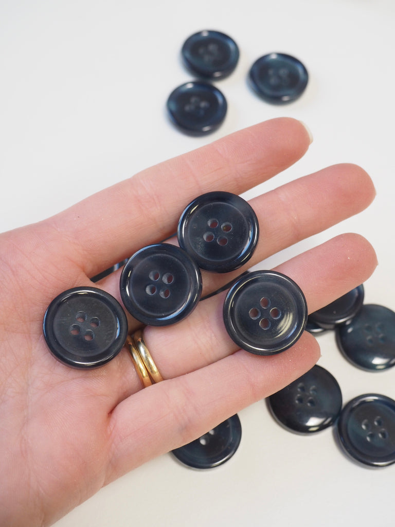 Navy Mottled Plastic Button 20mm