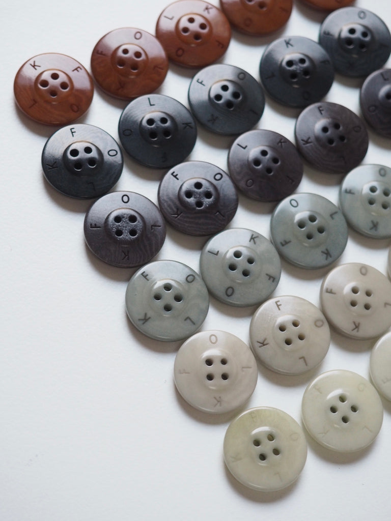 FOLK Engraved Corozo Buttons 18mm/28L