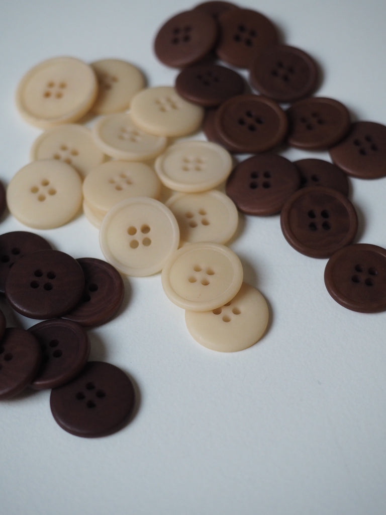 FOLK Flat-rimmed Corozo Buttons 13mm/20L