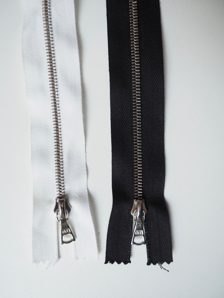 Riri 56cm/22 inch Narrow Metal Teeth Zips