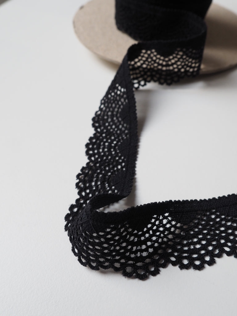 Black Scalloped Stretch Lace Trim