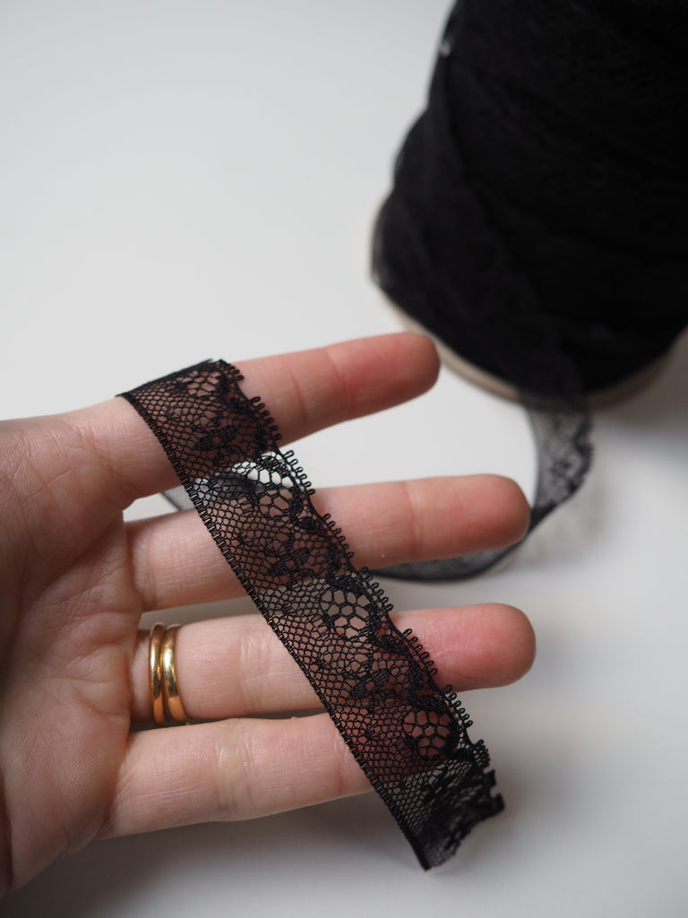 Delia Black Lace Trim 20mm