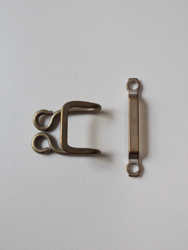 Antique Brass Hook + Bar Clasp 16mm