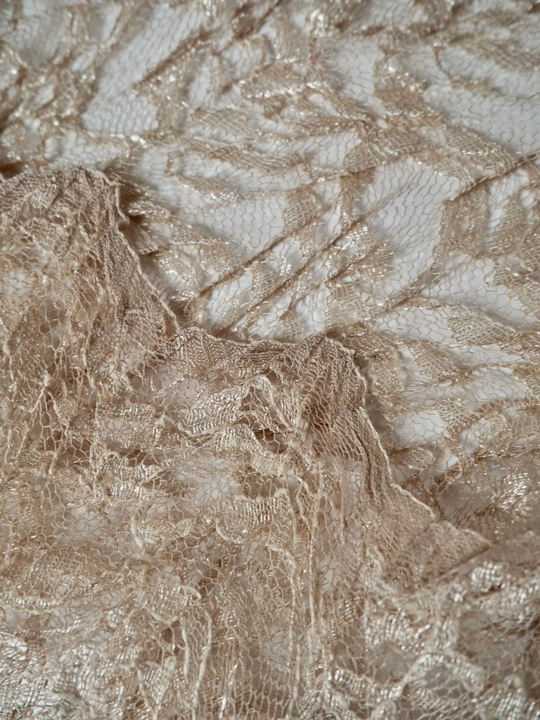 Aura Coffee Scalloped Crinkle Lace