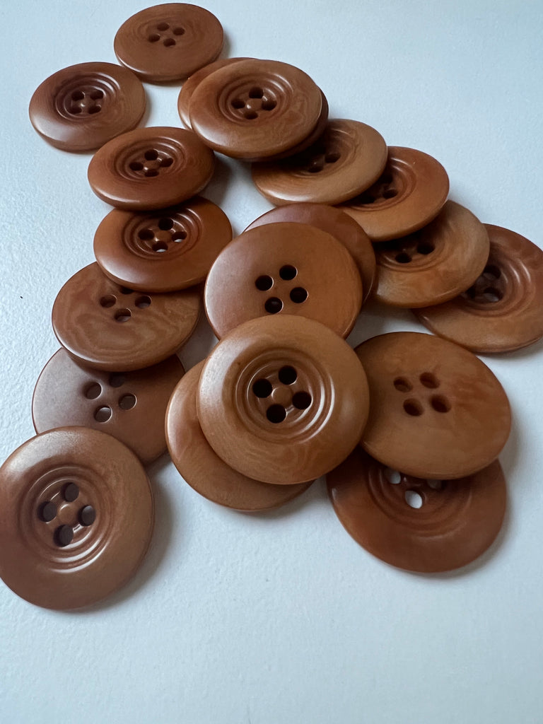 FOLK Target Corozo Buttons 22mm/32L