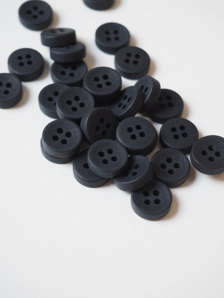 FOLK Thick Corozo Buttons 12mm/18L