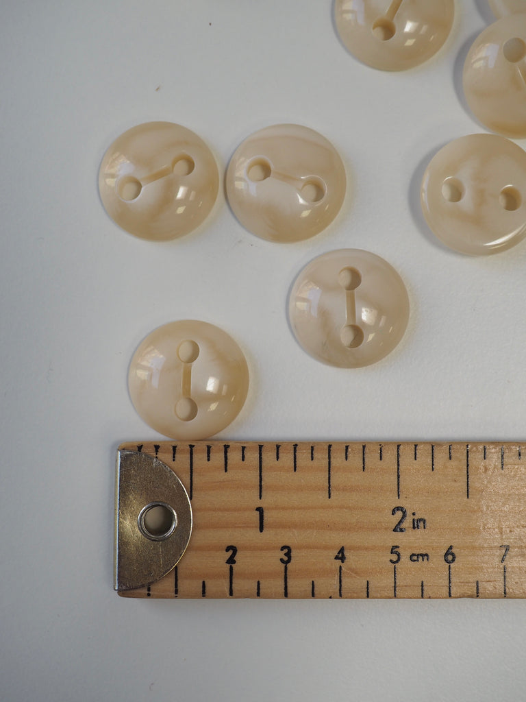 Oat Mottled Plastic Dome Button 22mm