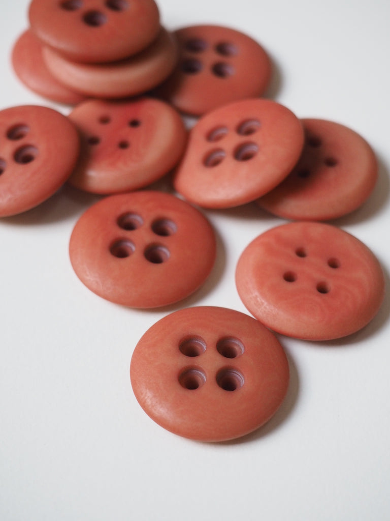 FOLK Sunken Hole Corozo Buttons 24mm/36L