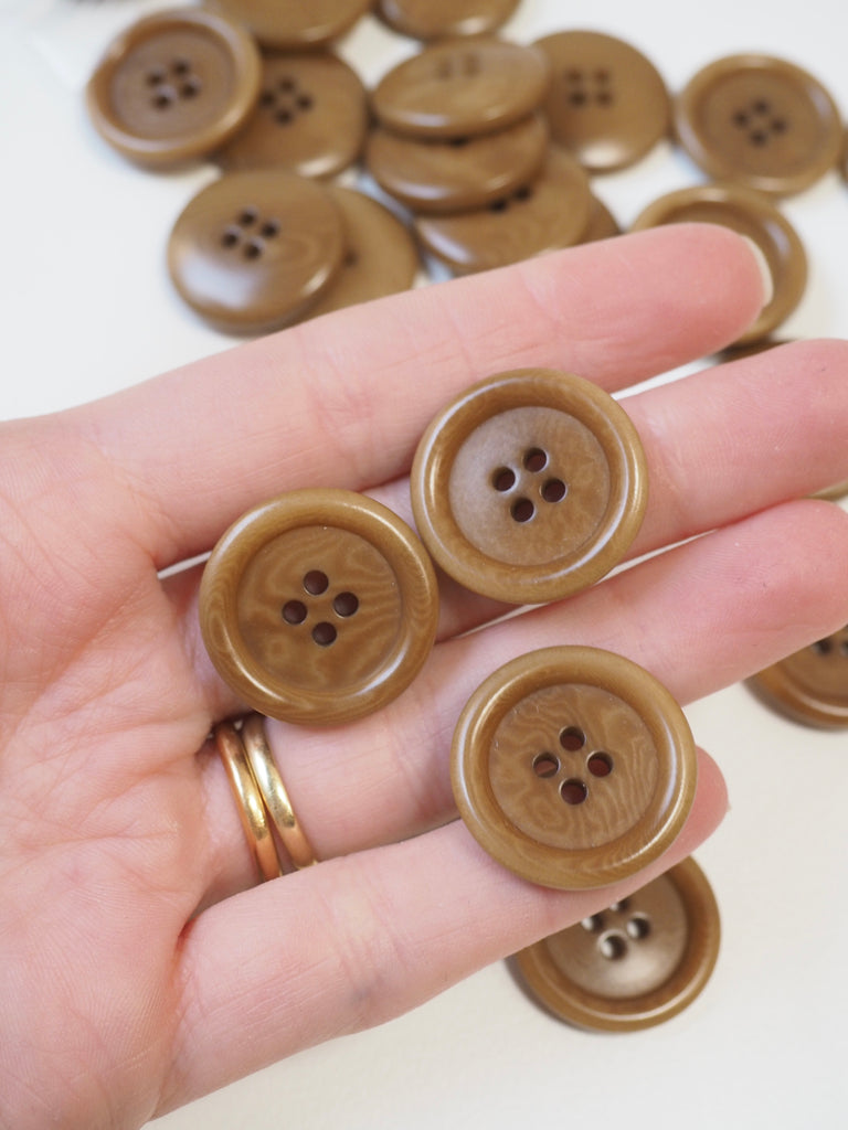 Maple Corozo Button 23mm