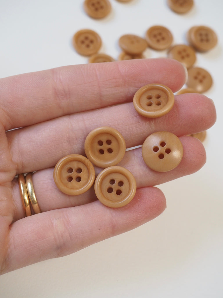 Alder Corozo Button 14mm